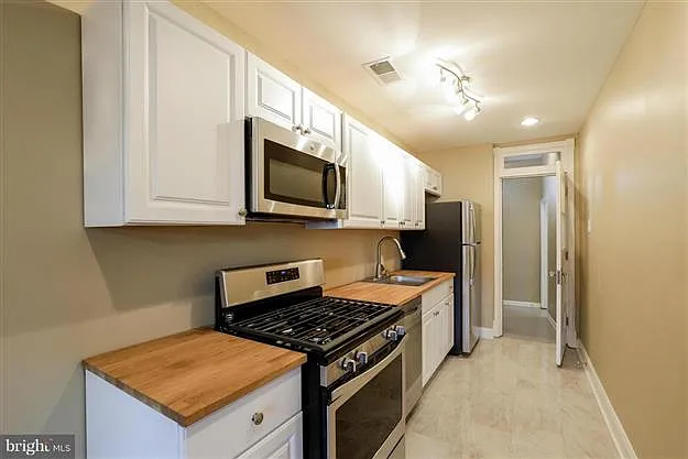 2900 8th St NE #4 — Photo 5