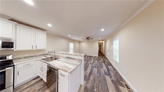 2nd image of 845 Main St