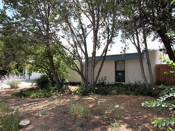 3rd image of 453 Grand Canyon Dr