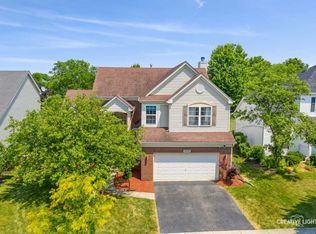 1S055 W Burnham Ln, Geneva, IL 60134