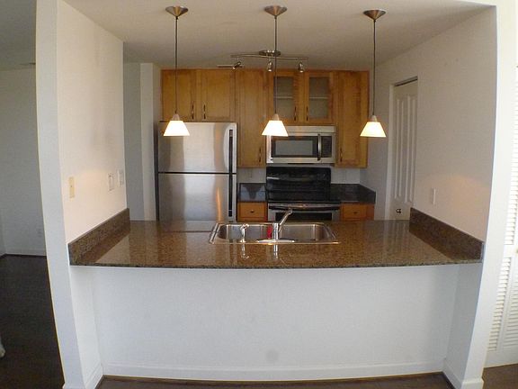 3rd image of 5330 Pershing Ave APT 607