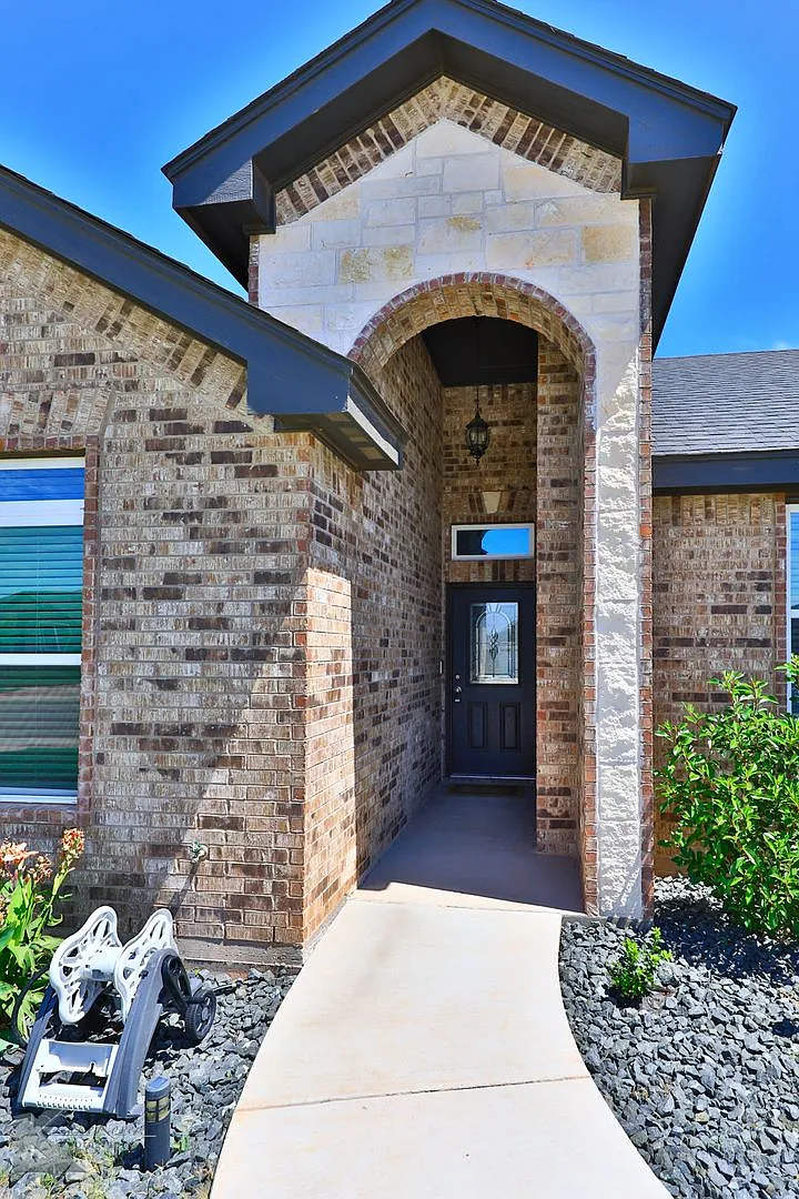 4 bedroom, 2 bath, 2 car garage! Wylie EAST schools — Photo 2