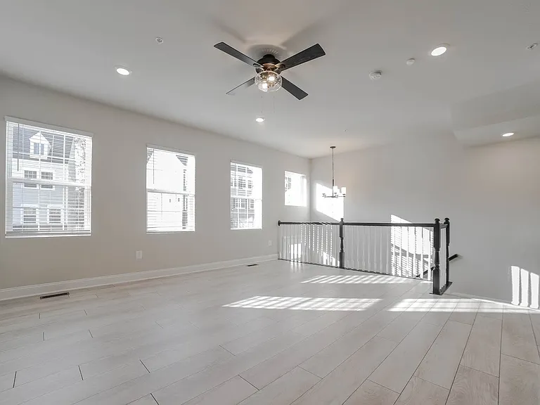 23861 Myrtle Glen Way — Photo 16