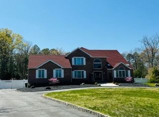 115 Tree Top Cir, Freehold, NJ 07728