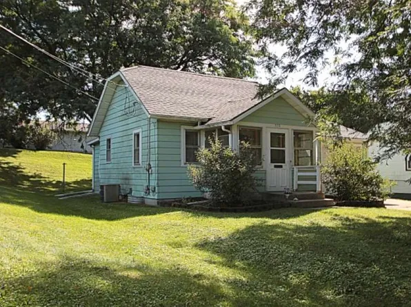 559 N Warren Ave, Freeport, IL 61032