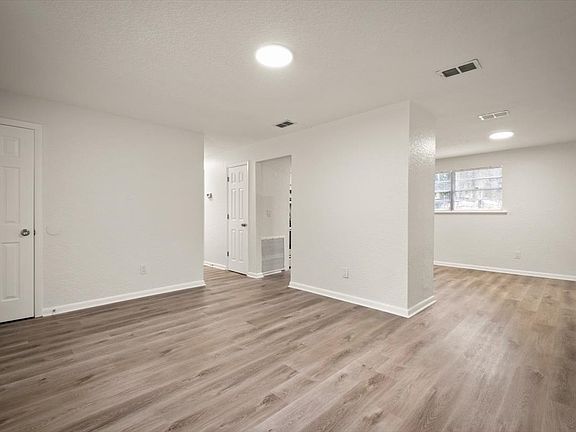 3rd image of 1607 Harring St