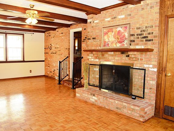 4th image of 232 Camden Dr