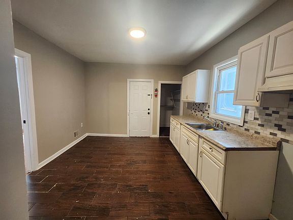 2nd image of 11 New St #1E