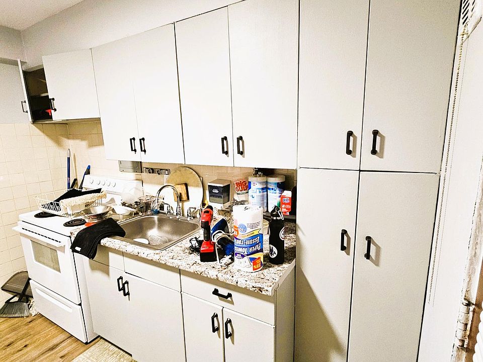 1st image of 2100 W Farragut Ave #2F
