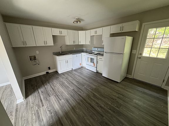 4th image of 706 Linden Green Dr