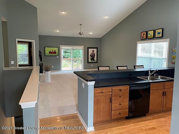 3rd image of 1722 N Crystal Cove Dr