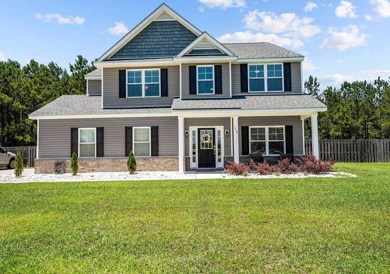 Space, Style & Savings Spacious 5BR Home with Solar Panels — Photo 1