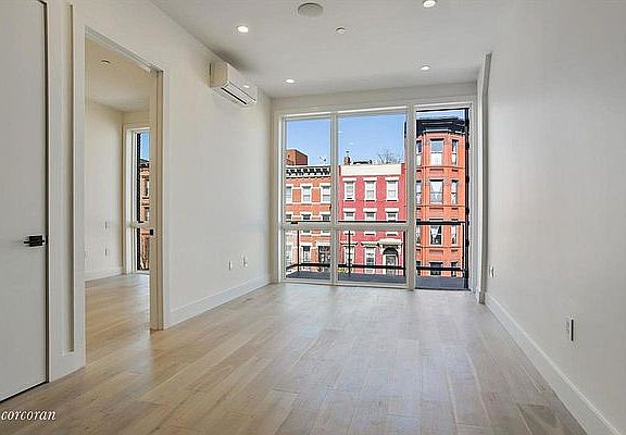 4th image of 134 Quincy St #3A