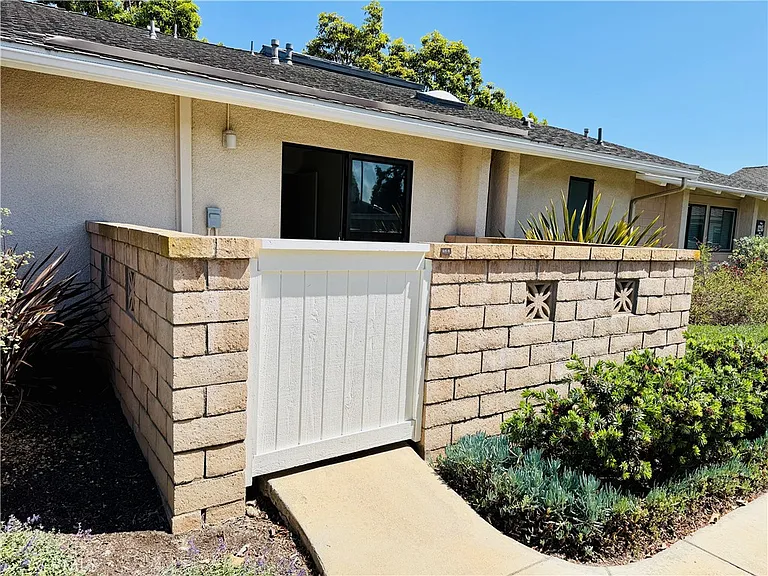8933 Modesto Cir #1215B — Photo 21