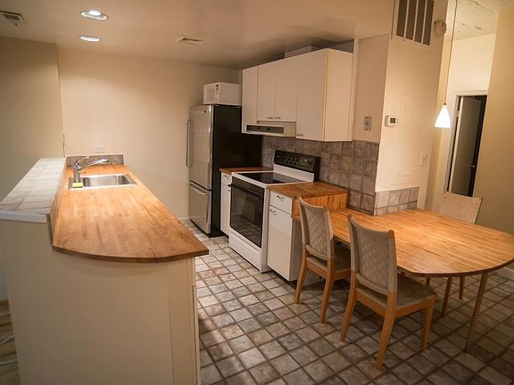 5th image of 246 N 3rd St APT 3c