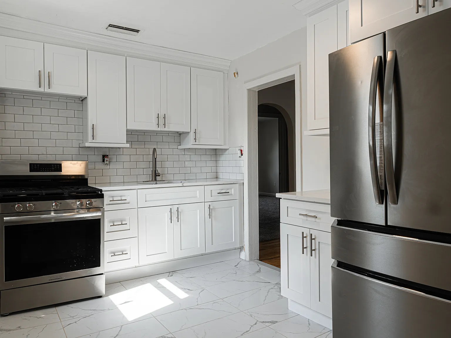 2 bed, $2,300 — Photo 3