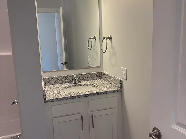 491 Campbell Ave #304 — Photo 3