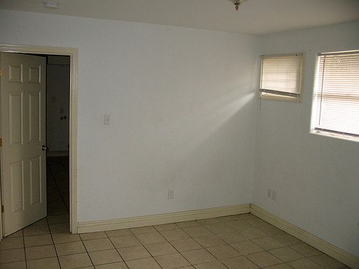 3rd image of 5325 Urquhart St
