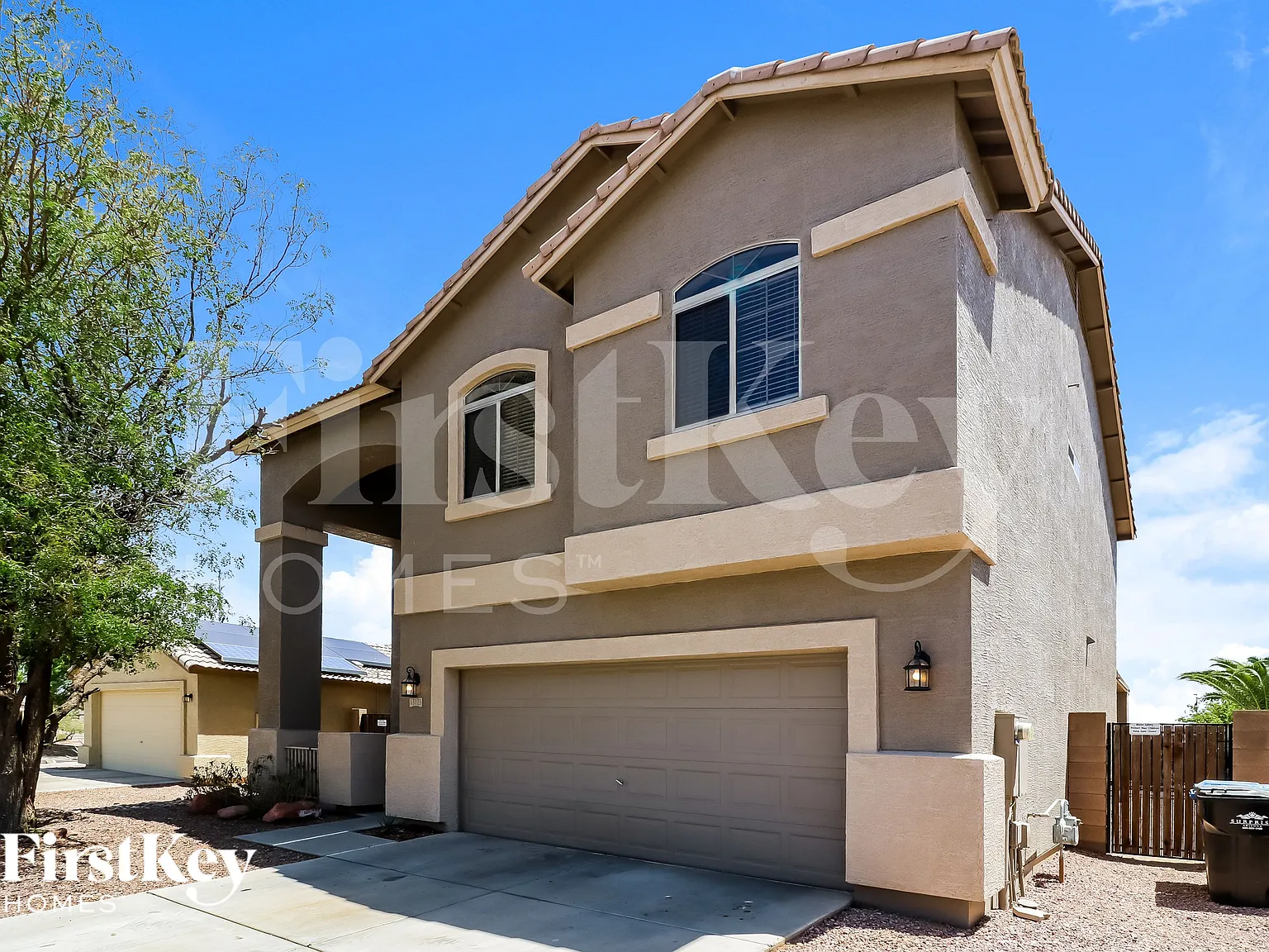 4 bed, 2.5 bath, 1927 sqft, $2,020 — Photo 2