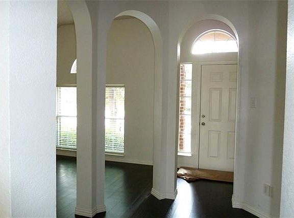 3rd image of 7714 Belcrest Dr