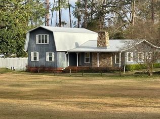 817 Golf Dr, Swainsboro, GA 30401