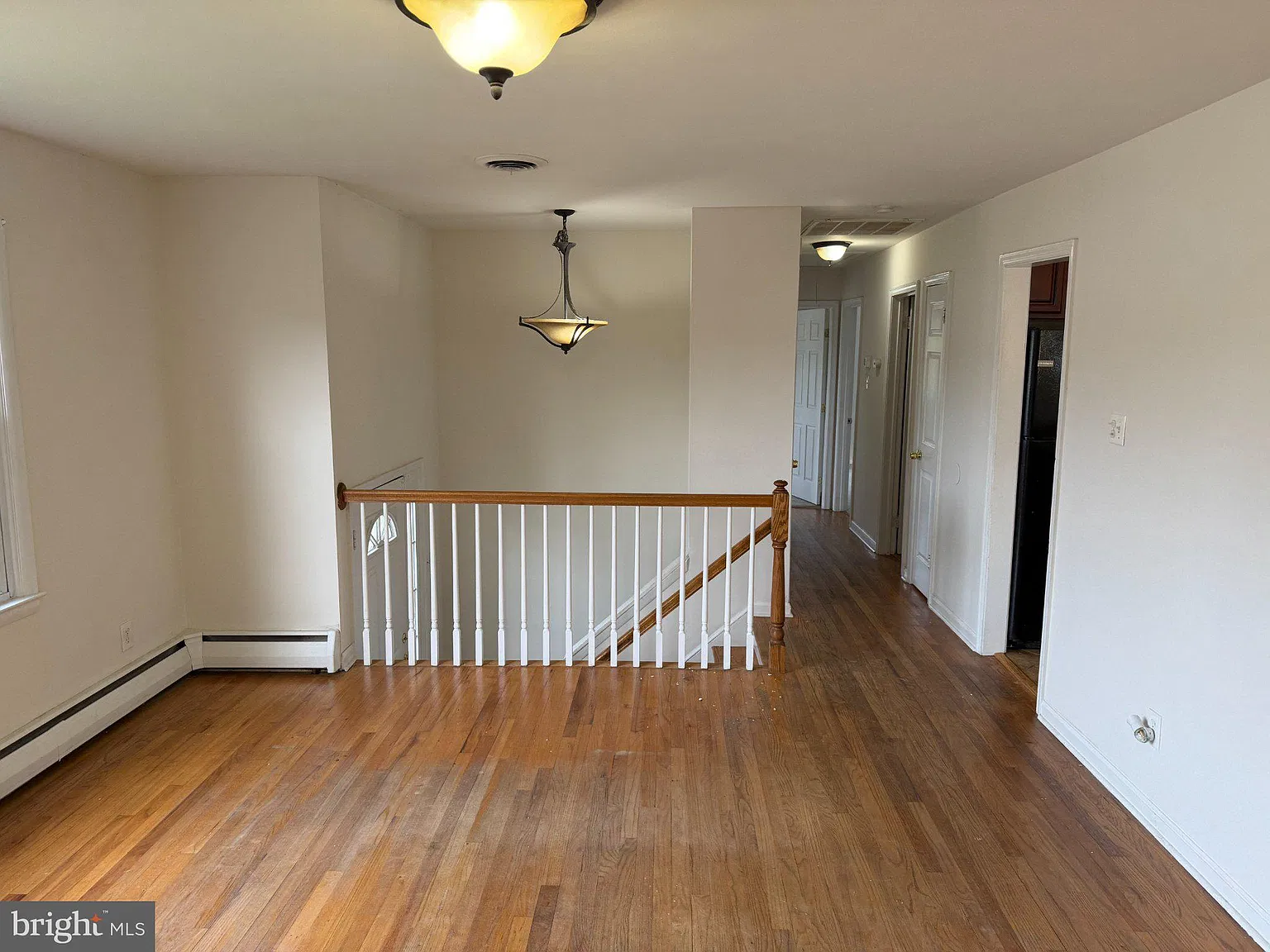 4 bed, 2.0 bath, 1984 sqft, $2,500 — Photo 2