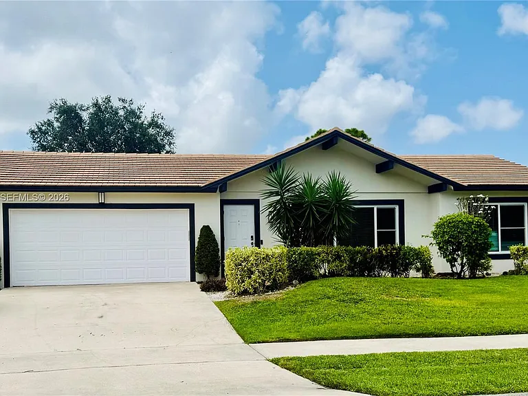 2411 NW 31st St — Photo 1