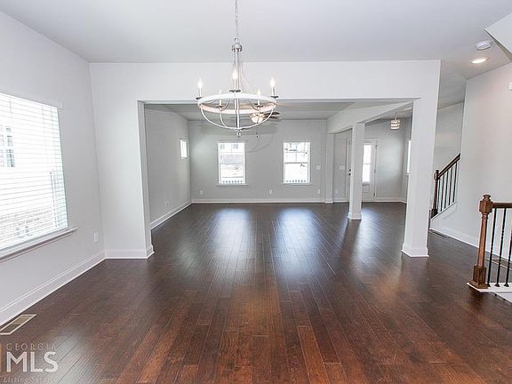 5th image of 826 Jensmith Ave