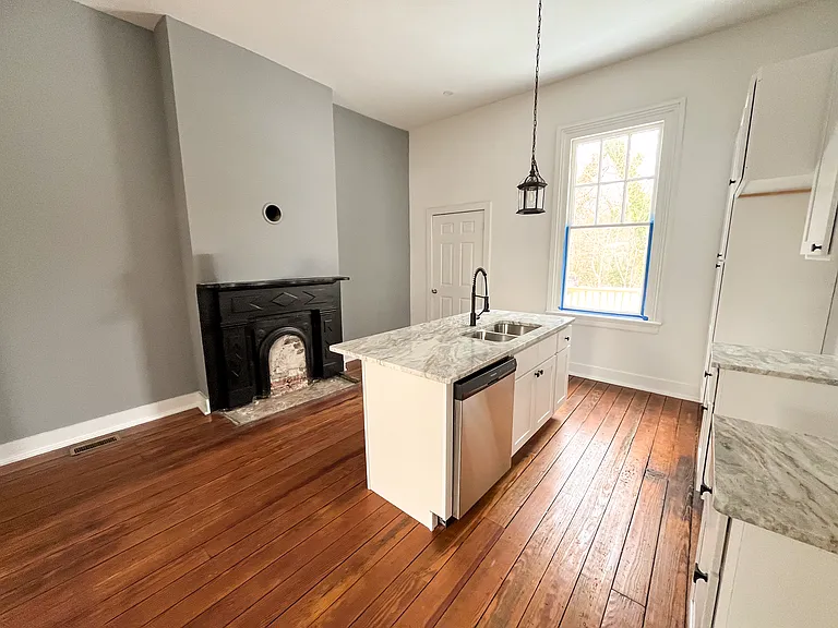 309 Hinton St — Photo 4