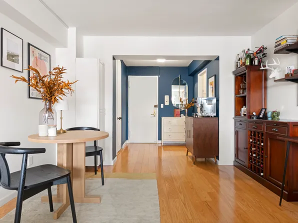 445 East 86th Street 8F image 3 of 7