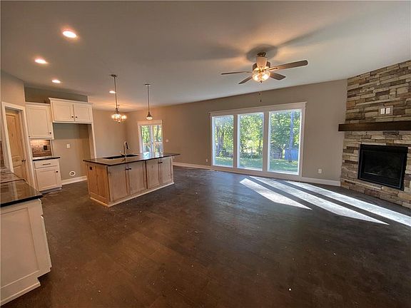 4th image of 7470 N Lamar Dr