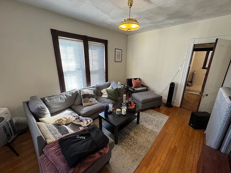 211 Holland St #2R — Photo 9
