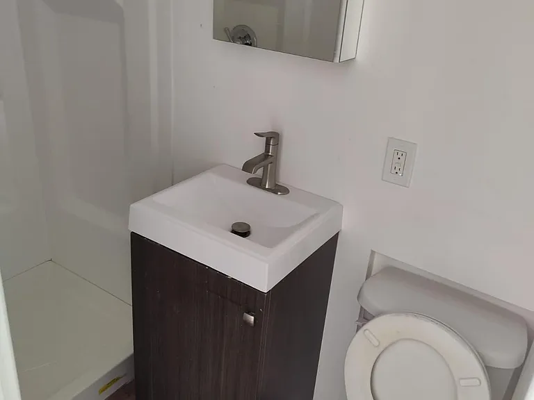 612 S 15th St #3F — Photo 8
