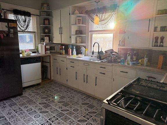 3rd image of 314 Main St