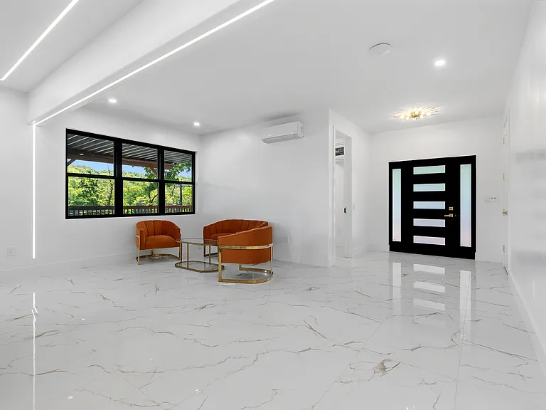 548 Lakes Rd — Photo 13