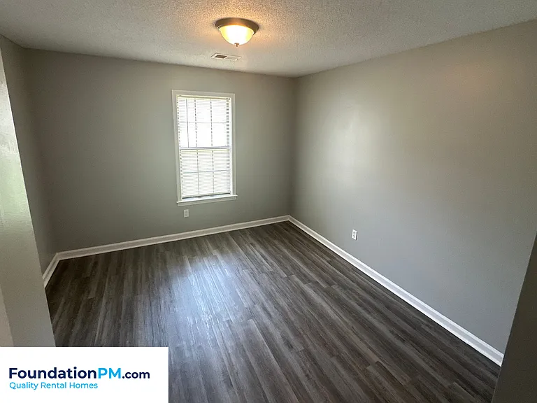 2293 Hometown Dr — Photo 16