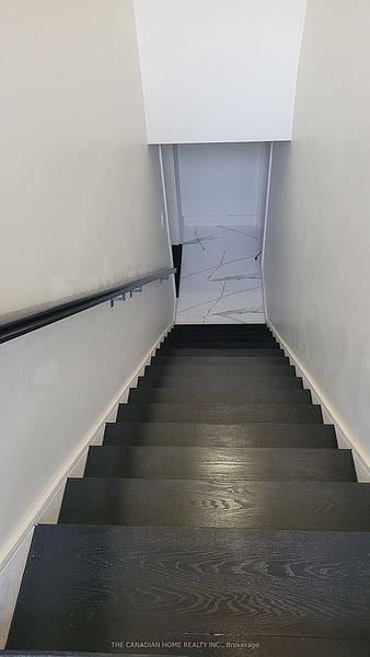 Toronto House for rent - 4 Bedrooms — photo 3