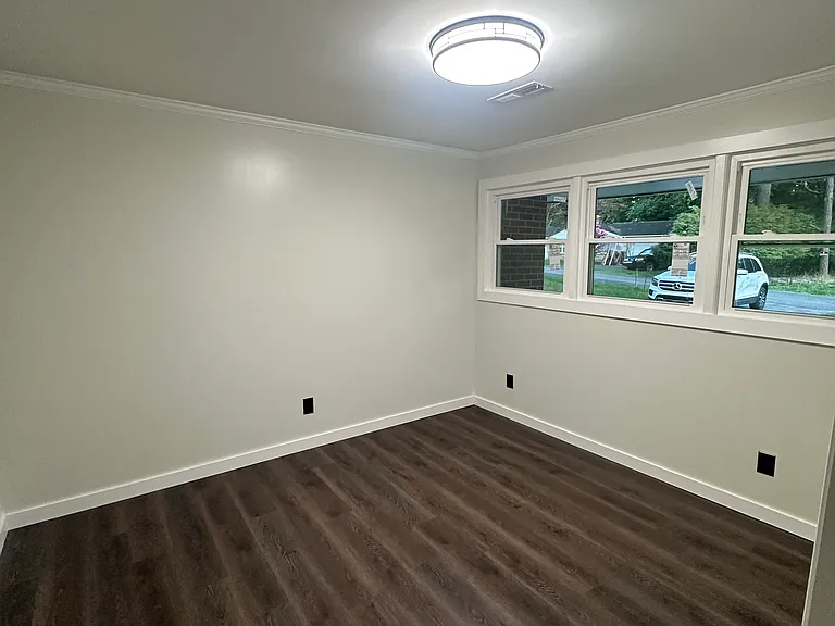 330 Pine Forest Ln — Photo 11