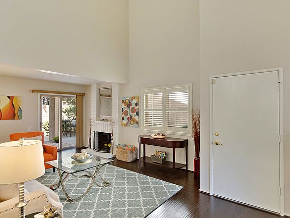 Livingroom Fireplace