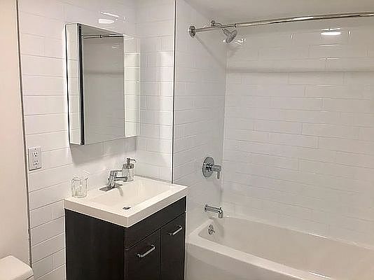 4th image of 17714 Wexford Ter APT 801