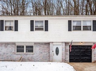 56 W 10th St, Dresden, OH 43821