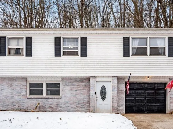 56 W 10th St, Dresden, OH 43821