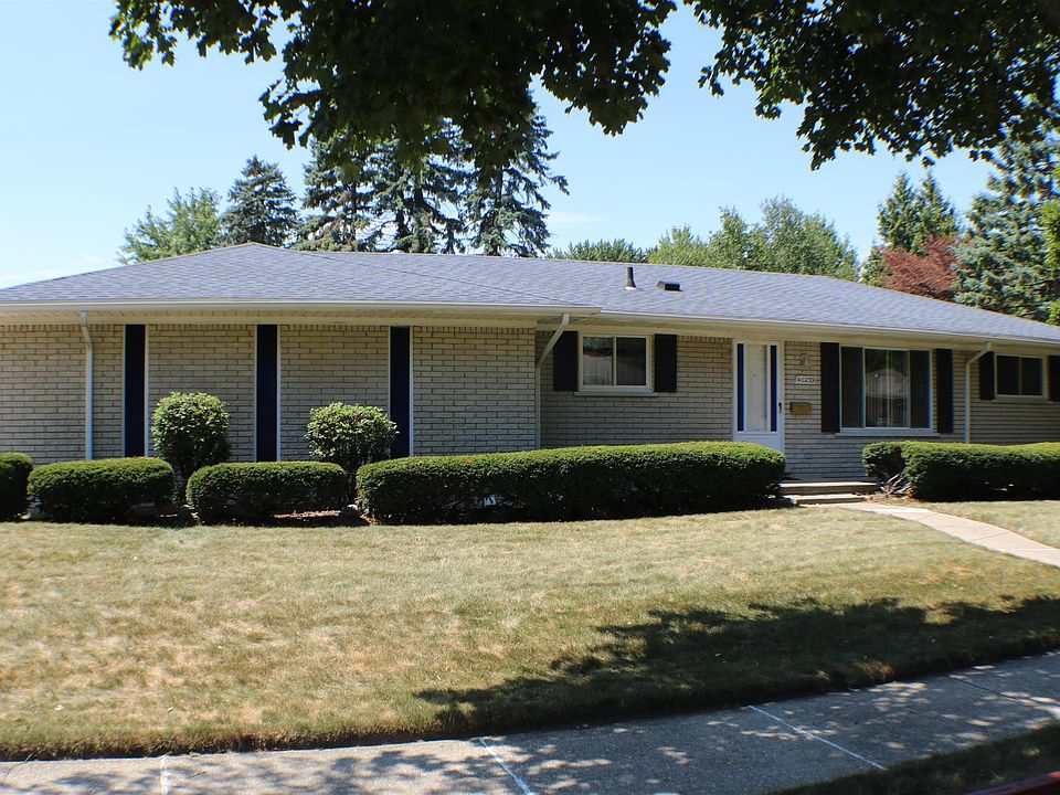 1st image of 40239 Regency Dr