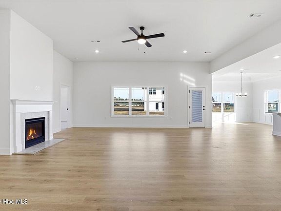 4th image of 104 Manchester Court