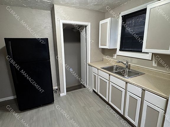 2nd image of 8606 Strathmoor St