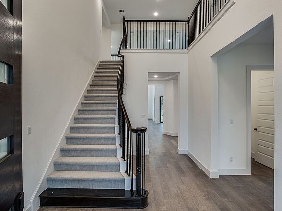 3rd image of 508 Gould Ct