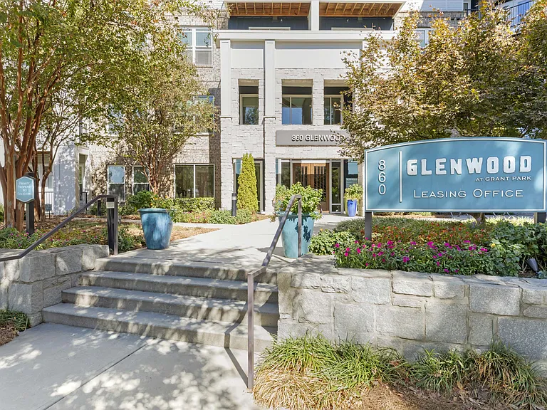 Welcome Home to Glenwood at Grand Park!