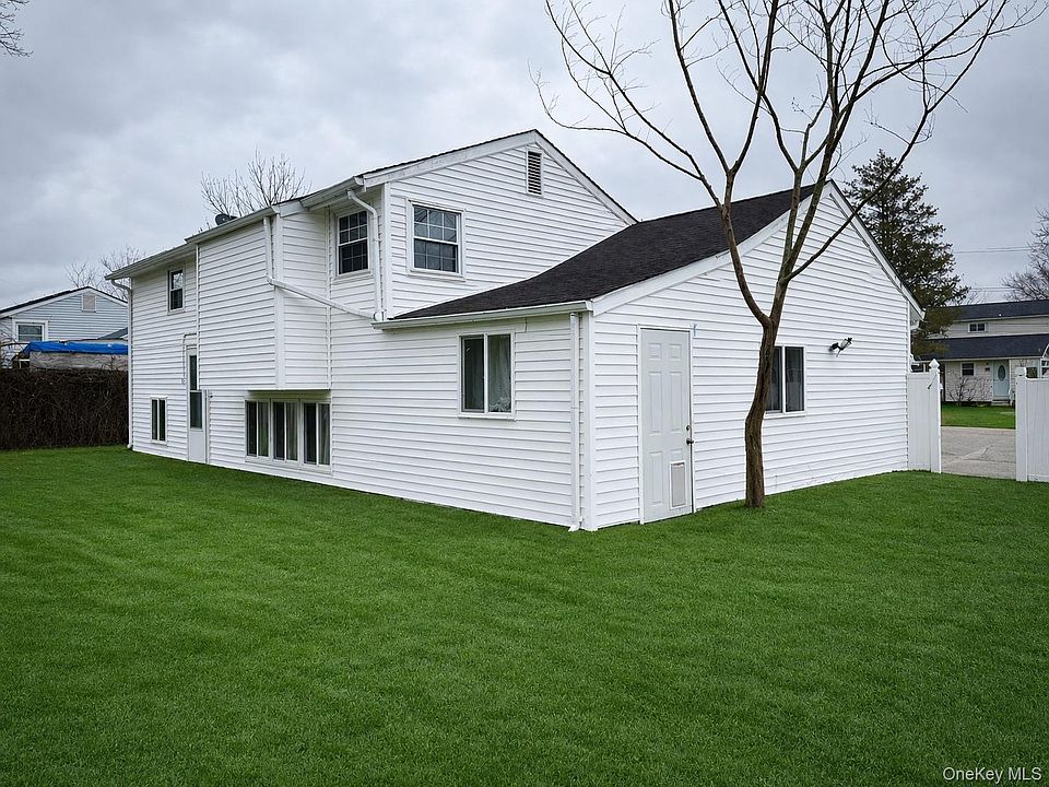 2nd image of 3108 Devon Avenue