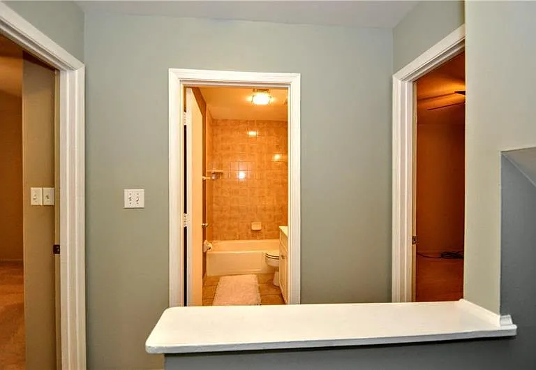 120 Jamestown Ct — Photo 9