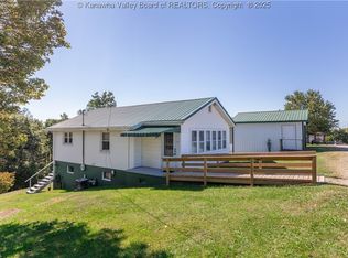 327 Kanawha View Rd, Red House, WV 25168